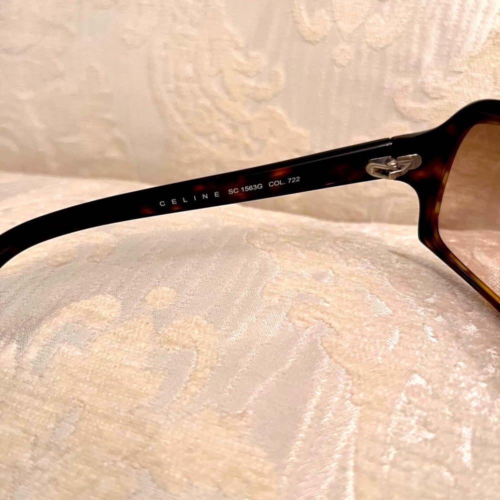 Celine Luxury Tortoise shell sunglasses mint condition.No signs of wear.Look new - Picture 9 of 13